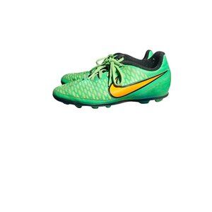 Kids Nike soccer cleats green/orange, size 2